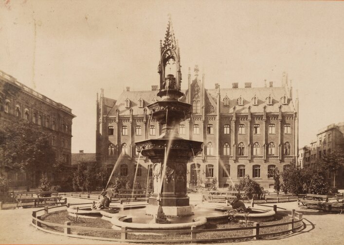 Plac von Wintera ok. 1900 roku (obecnie Targ Maślany)