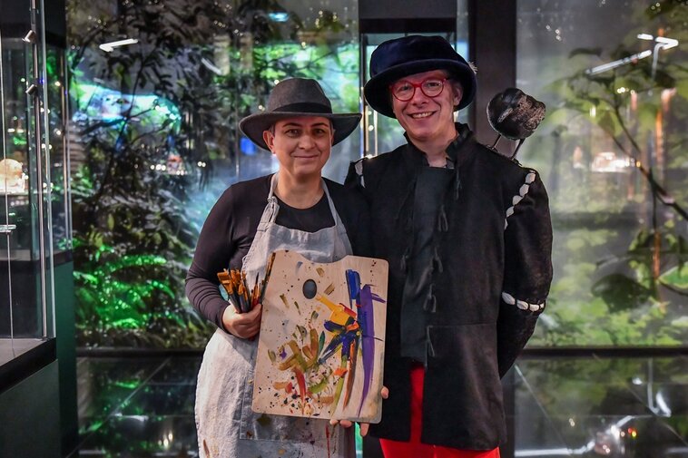 Joanna Kowalska i Wojciech Krakus - prowadzący warsztaty w Muzeum Bursztynu. Fot. A. Grabowska
