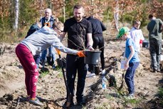 Tysiące dębów od KGHM w Międzynarodowym Dniu Ziemi (5).JPG