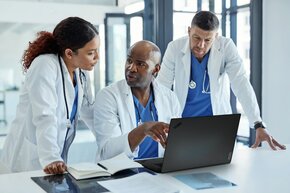 01_ThinkPad_P1_Gen_6_Lifestyle_Image_Healthcare.jpg