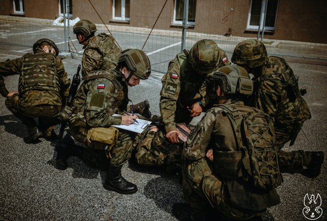 Strzały w szkole – ćwiczenia Gwardzistów i Terytorialsów