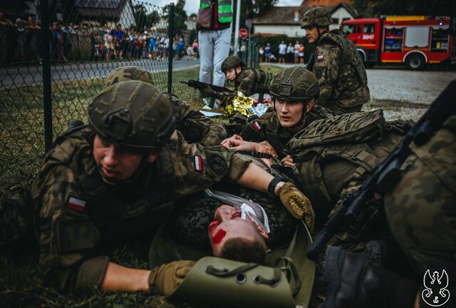 Strzały w szkole – ćwiczenia Gwardzistów i Terytorialsów