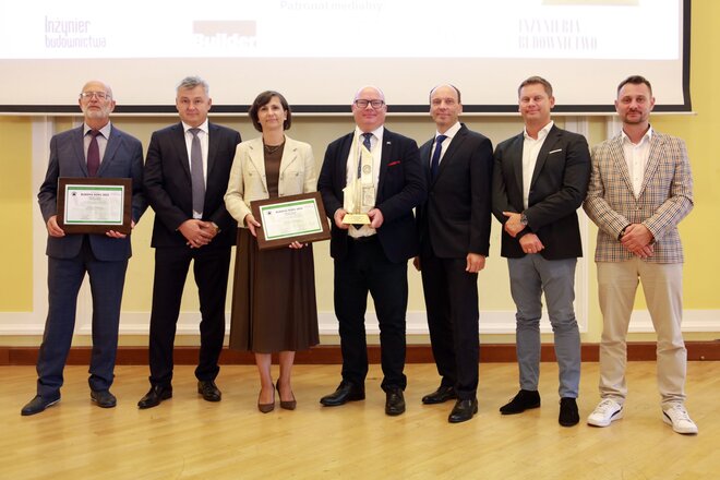 Na zdjęciu od lewej: prof. Henryk Krawczyk, pomysłodawca powstania CK STOS PG, Marcin Lewandowski, wiceprezes NDI, Małgorzata Winiarek-Gajewska, prezes NDI, prof. Krzysztof Wilde, rektor PG, Mariusz Miler, kanclerz PG, Michał Sadowski, dyrektor projektu z firmy NDI, Dominik Kardynał, kierownik budowy. Fot. materiały PZITB.