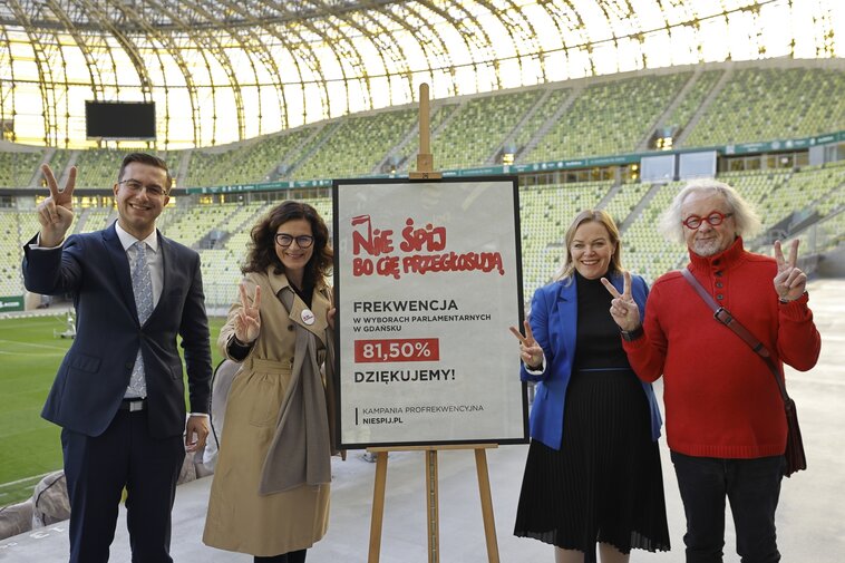 Konferencja prasowa - podziękowanie za frekwencję. Prezydent Gdańska i Radni Miasta Gdańska na stadionie Polsat Plus Arena Gdańsk 