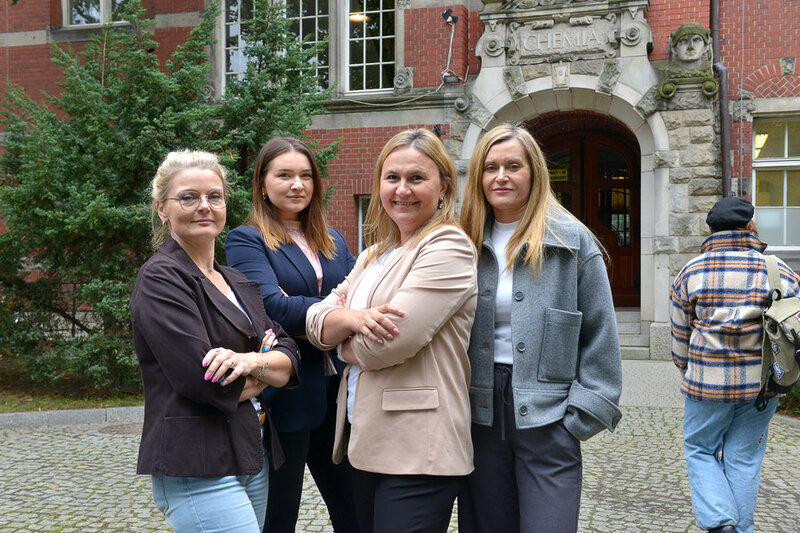 Od lewej: prof. Dorota Martysiak- Żurowska, mgr Katarzyna Mazur, prof. Edyta Malinowska-Pańczyk oraz prof. Barbara Kusznierewicz. Fot. Krzysztof Krzempek/PG.