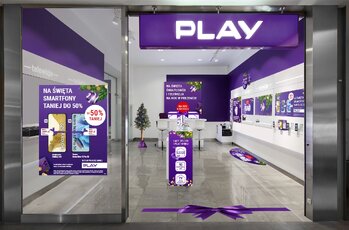 Play na święta cały w prezentach! Smartfony z abonamentem taniej do 50 ! (2) 