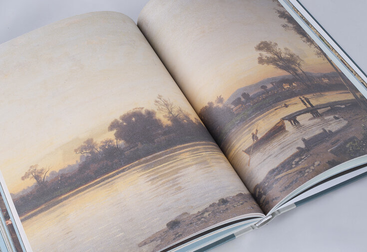 Katalog zawiera wizerunki obrazów z okresu XIX wieku. Na obu stronach wizerunek pejzażu przedstawiającego zbiornik wodny. 