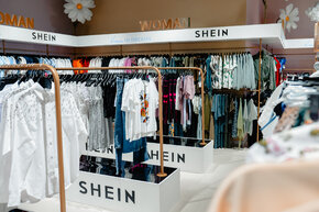 SHEIN_pop-up store_4.jpg