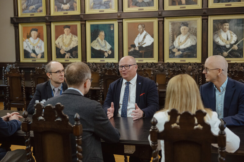 Od lewej: prof. Jerzy Proficz, dyrektor CI Task, prof. Krzysztof Wilde, rektor PG, dr inż. Marcin Nowakowski. Fot. Bartosz Bańka/PG