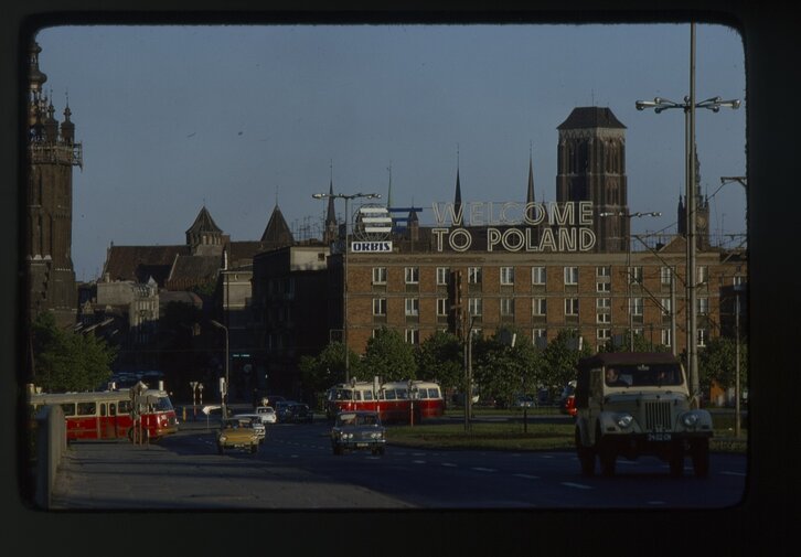 Szyld Orbisu na budynku przy ul. Rajskiej, 1977 r.