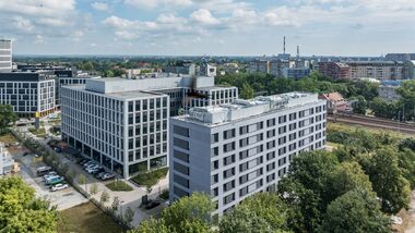 B10 & hotel Element