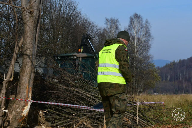 Między powodzią, a zimą. Operacja FENIKS nie słabnie.