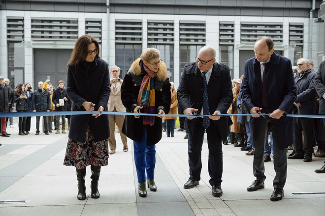 Na zdjęciu od lewej prof. Joanna Żukowska, dziekan Wydziału Inżynierii Lądowej i Środowiska w latach 2020-2024, Maria Mrówczyńska, podsekretarz stanu w Ministerstwie Nauki i Szkolnictwa Wyższego, prof. Krzysztof Wilde, rektor Politechniki Gdańskiej, Mariusz Miler, kanclerz PG. Fot. Bartosz Bańka/PG