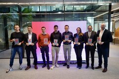 Zwycięzcy Santander X Global Challenge Innovation in Health zdjęcie wspólne 2
    