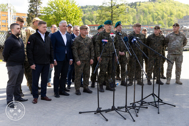 Koniec operacji FENIKS. Wojsko zostaje na miejscu.