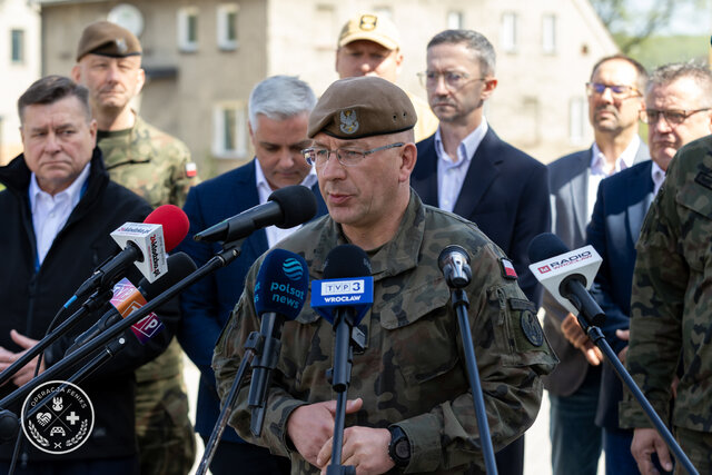 Koniec operacji FENIKS. Wojsko zostaje na miejscu.