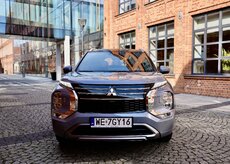 mitsubishi-outlander-phev-2025-16-jpg
