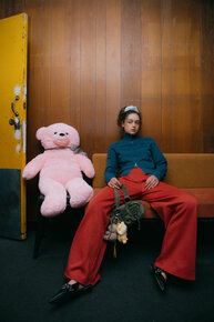 SHEIN_Courez_Lookbook_Retro chill z pluszowym akcentem.jpg