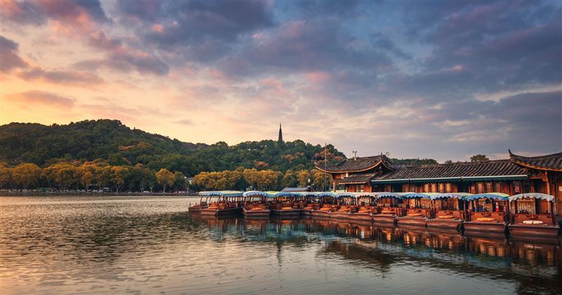 Emirates rozszerza swoją obecność we wschodnich Chinach, uruchamiając codzienne loty na trasie Dubaj–Hangzhou