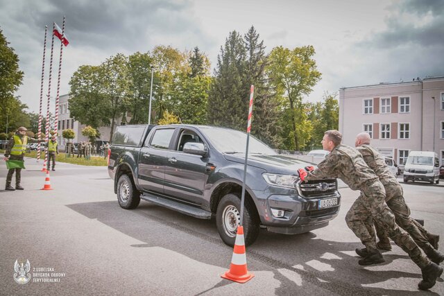 Najlepsi kierowcy WOT wyłonieni w zawodach