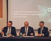 Od lewej: Paweł Łapacz - prezes WFOŚiGW we Wrocławiu, Leszek Kosiorek - prezes Zarządu TAURON Dystrybucji, Maciej Mróz - wiceprezes Zarządu ds. operatora TAURON Dystrybucji 