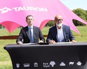 Podpisanie umowy sponsoringowej - Paweł Bilangowski i Grzegorz Lot