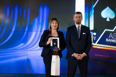 malgorzata-rusewicz-as-bankiera-jpg