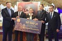 Pierwsze 46 rodzin otrzymało od Grupy Energa sprzęt AGD w ramach akcji „Świeć się z Energą”