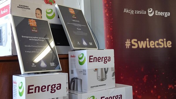 Przekazanie charytatywnych nagród w Nysie