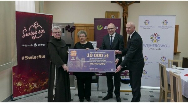 Przekazanie charytatywnych nagród w Wejherowie