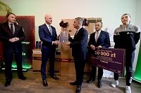 Przekazanie charytatywnych nagród w Toruniu