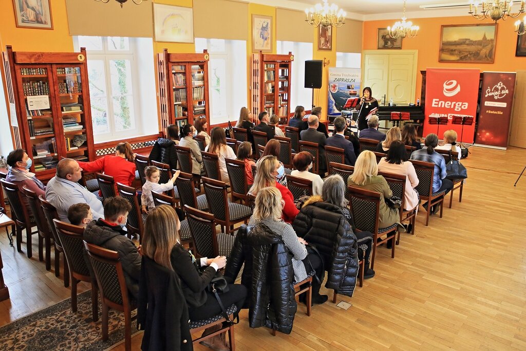 Uroczystość przekazania nagród w Trzebiatowie