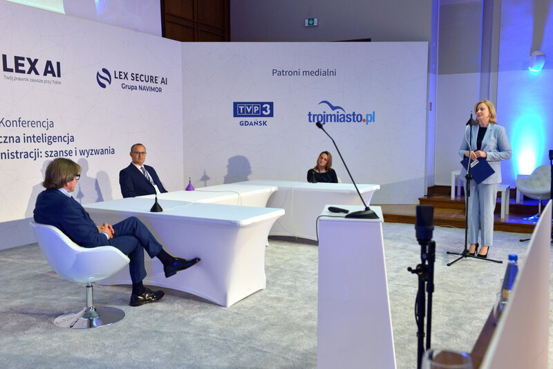 Udział w niej wzięli: Roman Kinda, prezes Navimor International, Emil Rojek, wicewojewoda pomorski, Magdalena Cieślik, zastępca prezydenta Sopotu. Fot. Krzysztof Krzempek/PG