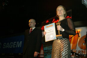 Katarzyna Pąk, Dyrektor ds. Komunikacji w firmie Ericsson odbiera nagrodę Wirtualnego Telefonu dla firmy Ericsson