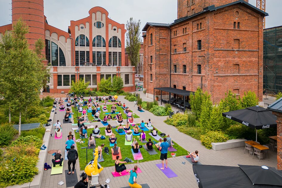 Letnie rytmy, klasyka i joga pod chmurką. Fuzja zaprasza na kolejne wydarzenia w Ogrodach Anny