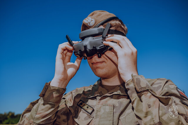 Warsztaty dla wojskowych pilotów dronów w Radomiu