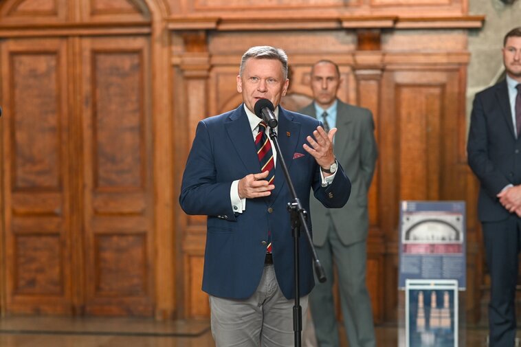 2025 06 27 Brefing , Dwór Artusa,kafle , mat MG,fot A Grabowska 1 (18)