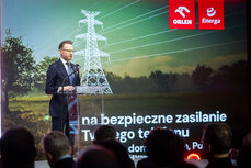 konferencja-nt_-kpo-i-programu-inwestycyjnego-energi-operatora-na-zdjeciu-slawomir-staszak-zarzad-energi-sa-jpg