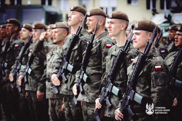 Przysięga wojskowa 7 Pomorska Brygada OT, Czarne