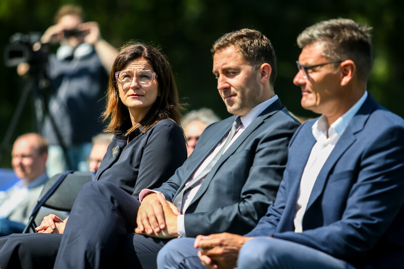Na zdj. Aleksandra Dulkiewicz, prezydent Gdańska, Piotr Borawski, wiceprezydent Gdańska, Adam Korol, dyrektor Biura Prezydenta Gdańska ds. Sportu. Fot. Grzegorz Jędrzejewski / Politechnika Gdańska