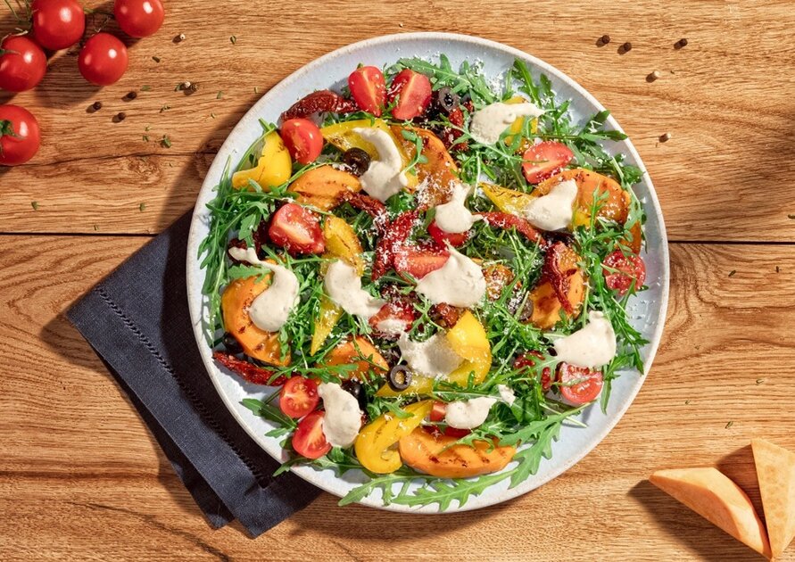 Podkręć każdą sałatkę – jak doprawiać, by zagrała smakiem