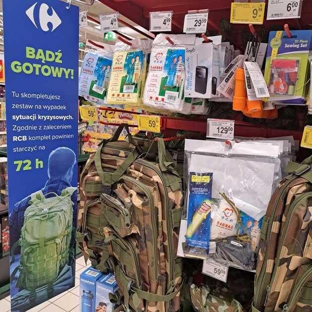 Bądź gotowy na sytuacje kryzysowe - ponad 100 produktów do stworzenia plecaka ewakuacyjnego w sklepach Carrefour