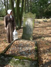 2_-cmentarz-mennonicki-w-wikrowie-jpg