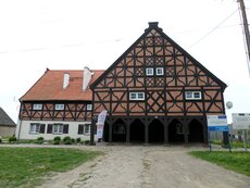 4_-dom-podcieniowy-w-milocinie-jpg