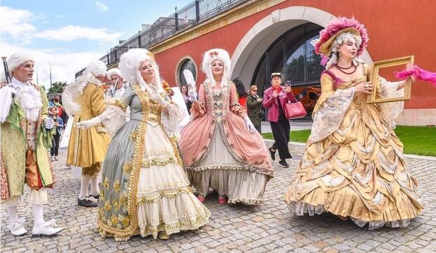Piknik2022_Teatr Akt spektakl Pudernice i pantalony_1 fot. Zamek Królewski w Warszawie