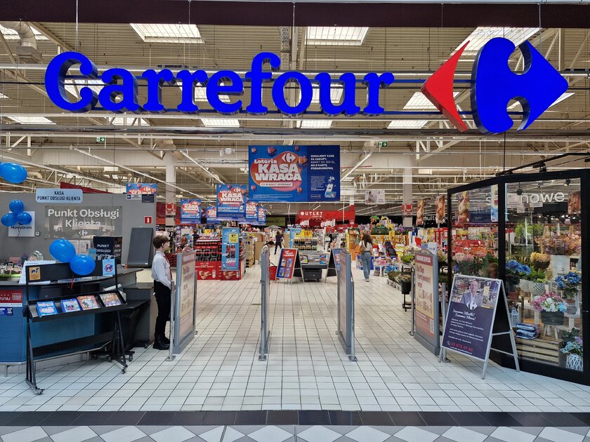 “Kasa wraca” w Carrefour - sieć oddaje klientom pieniądze za zakupy