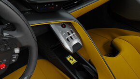 849_Testarossa_AF_Interior_16x9_05_1024x768.jpg