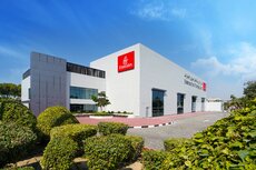 emiratescrewtrainingcentrebuildingd3-jpg
