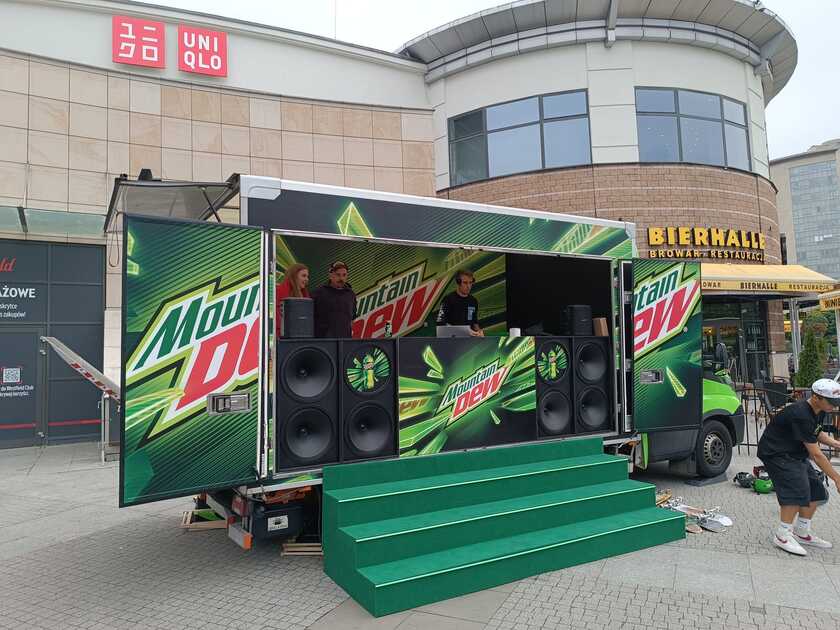 Darmowe warsztaty deskorolkowe i parkour w strefie Mountain Dew w Poznaniu