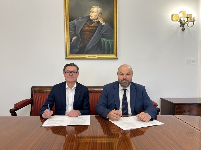 SGGW i Synektik wspólnie stworzą nowoczesne centrum szkoleniowe chirurgii robotycznej